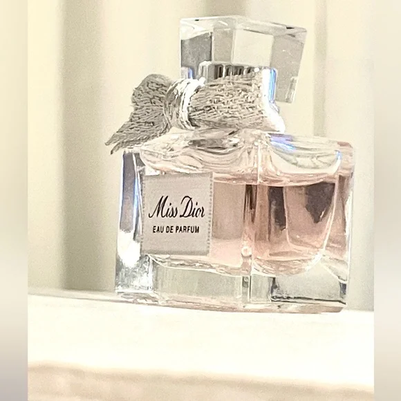 Authentic Miss Dior Eau De Parfum. - Picture 3 of 3